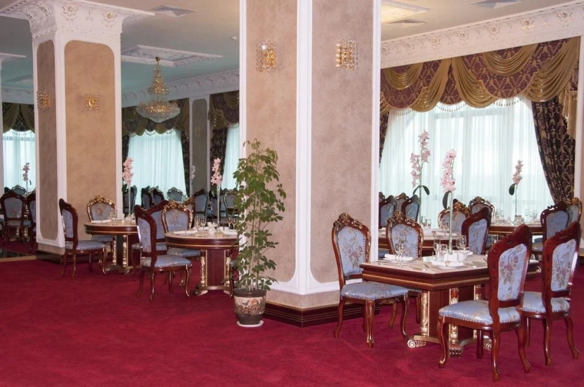 Артис Плаза