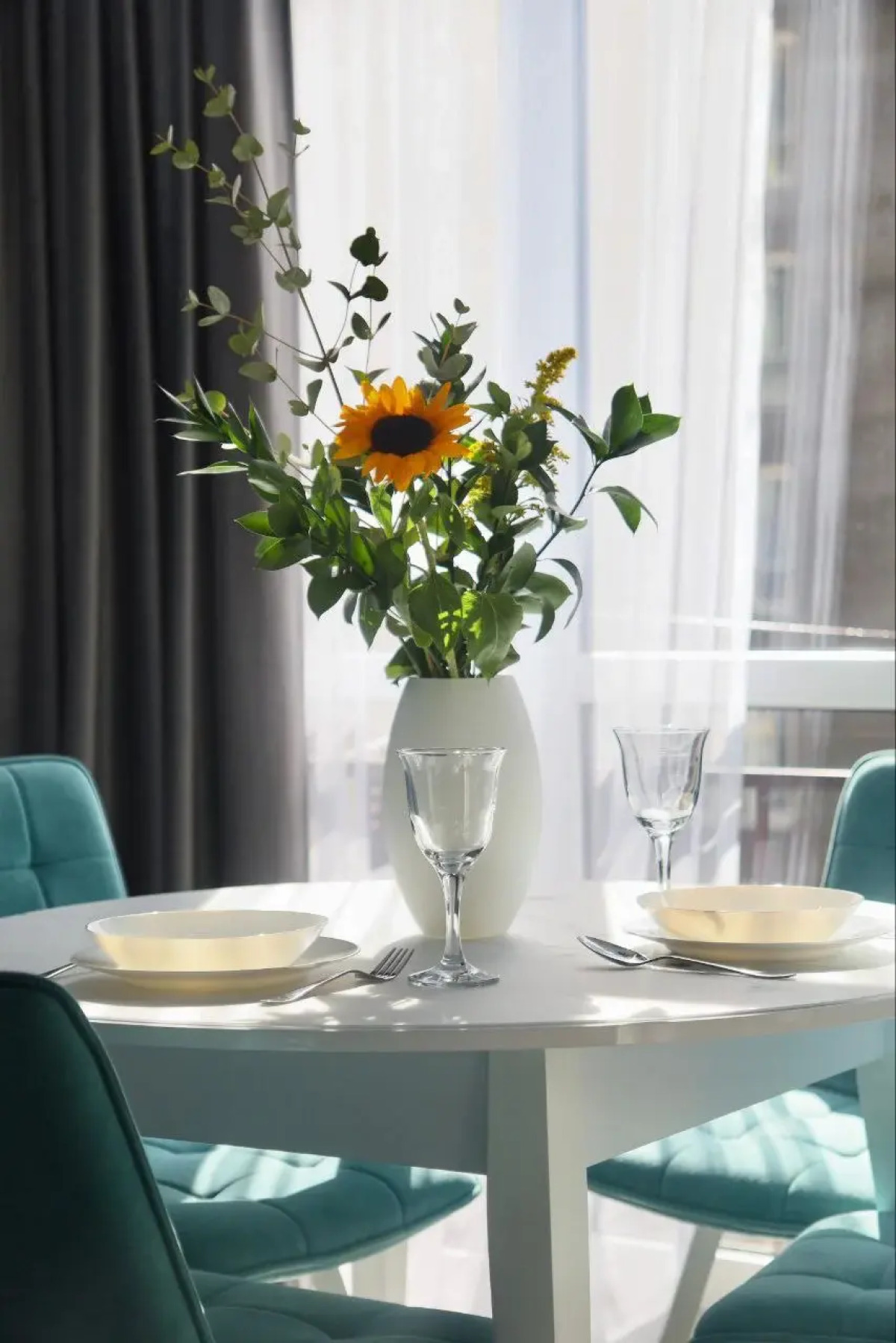 Квартира Flatirini с панорамными окнами в новом ЖК 1