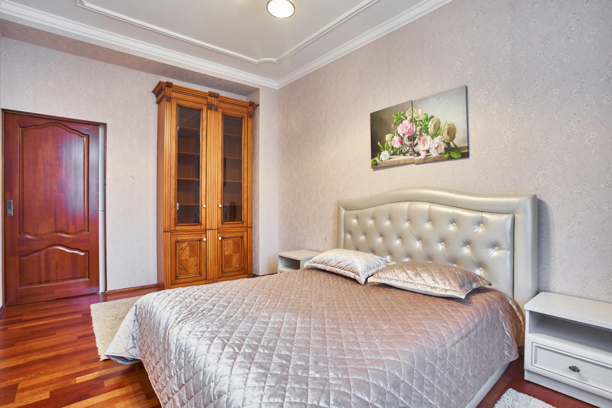 Апартаменты Карла Маркса 8