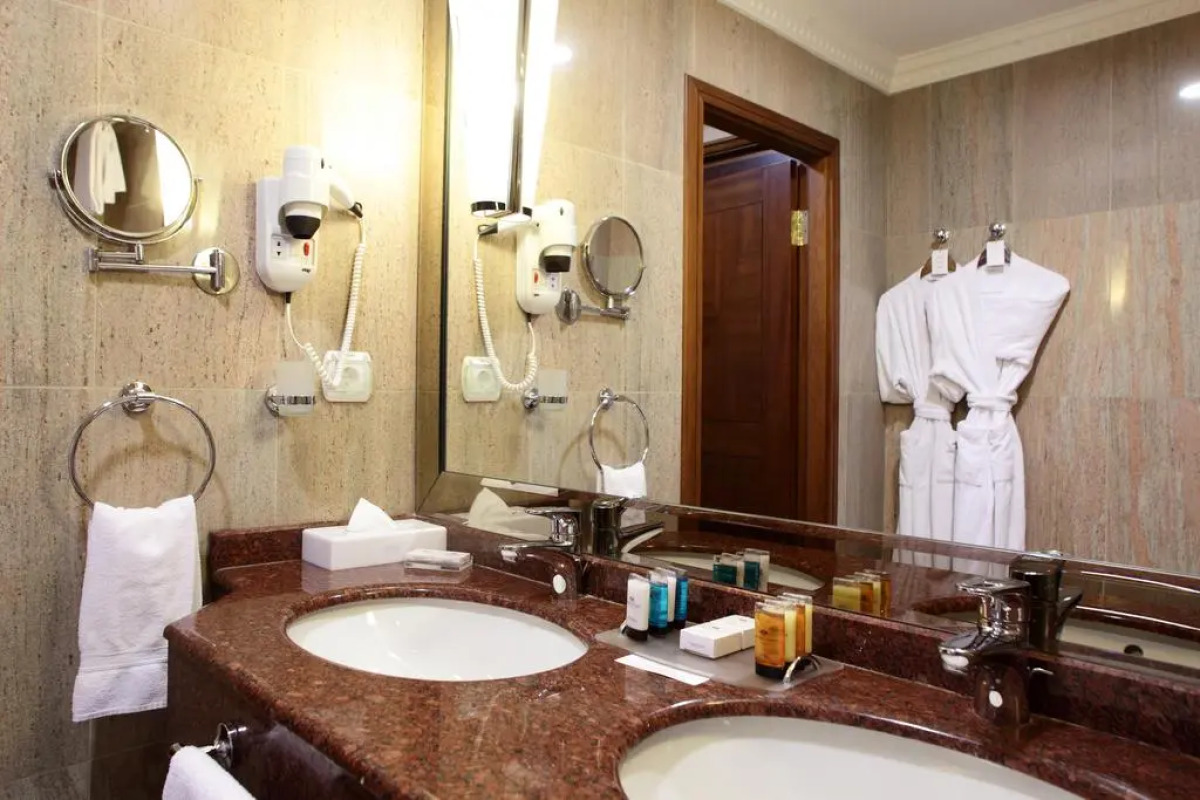 Отель Crowne Plaza Minsk