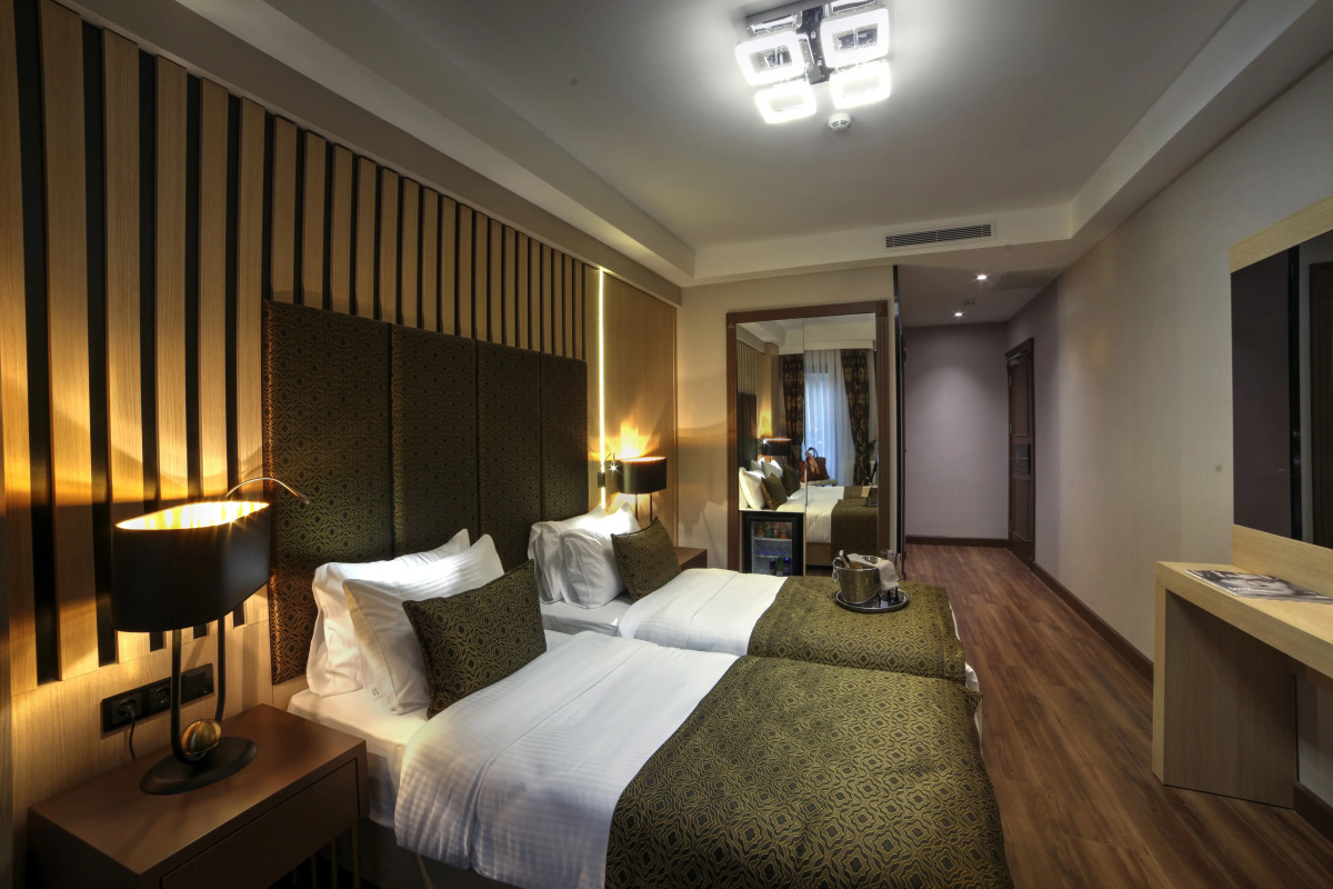 Отель Pell Palace Hotel & Spa