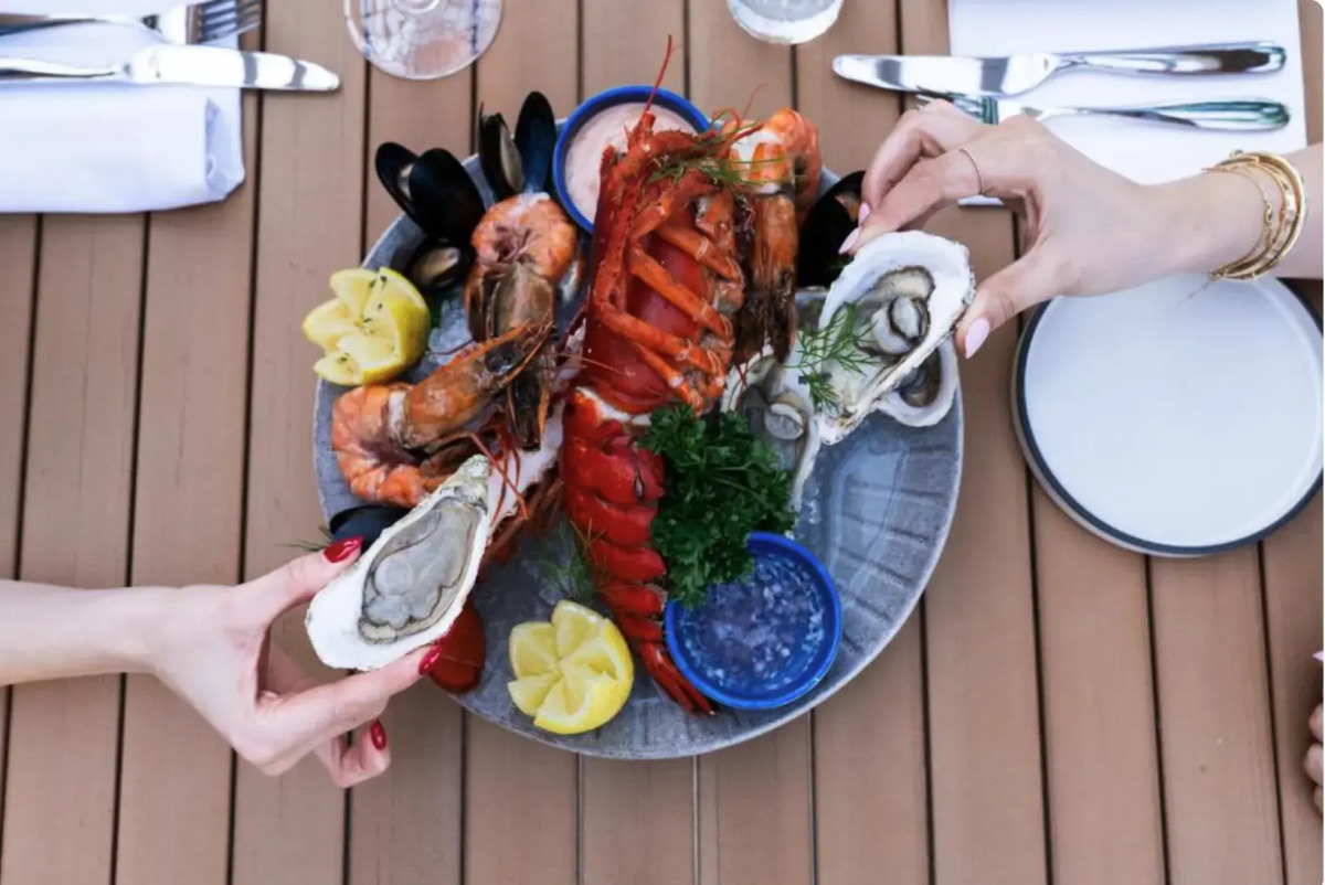 Отель Voco Dubai Monaco The Heart of Europe