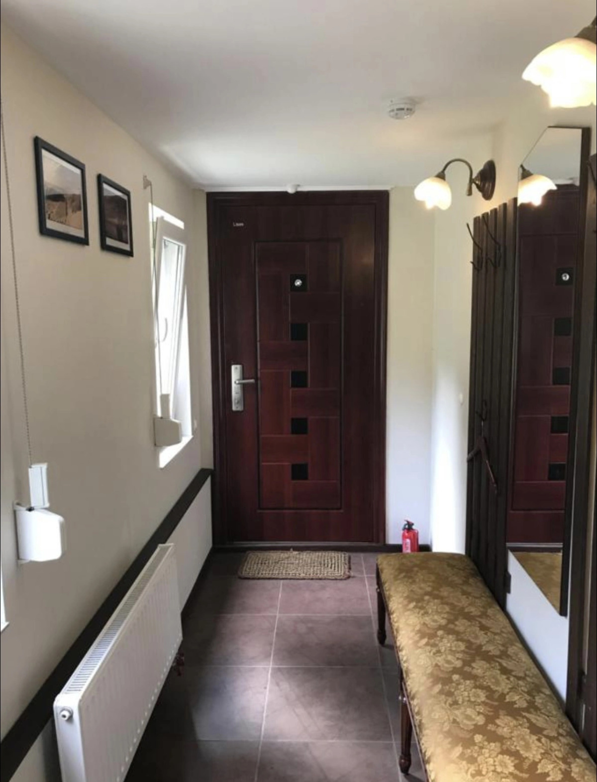 Апартаменты White cat