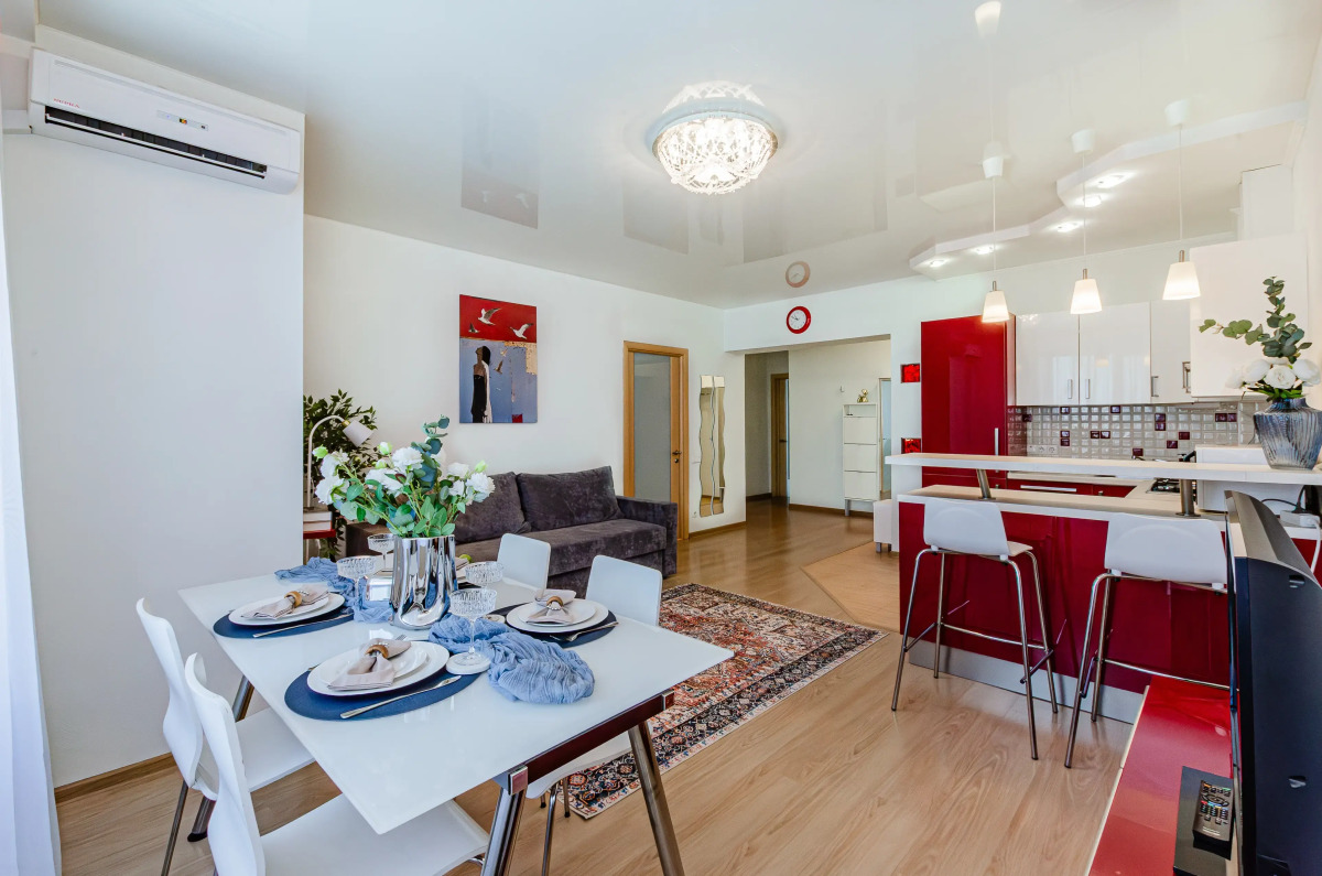 Квартира с Двумя Спальными Рядом с Ривьерой