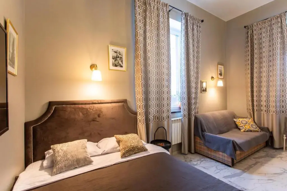 Гостевой дом Four Lions House (Фор Лайонс Хаус)