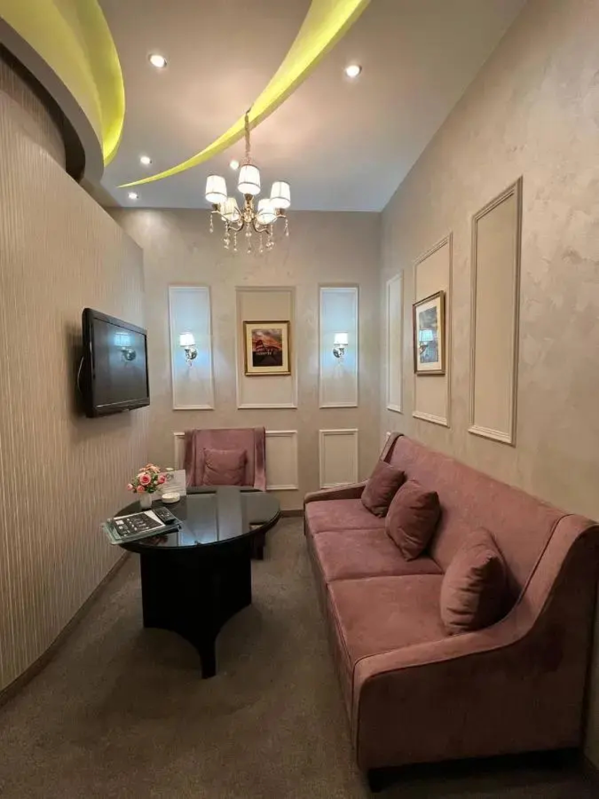 Отель Roma Yerevan & Tours