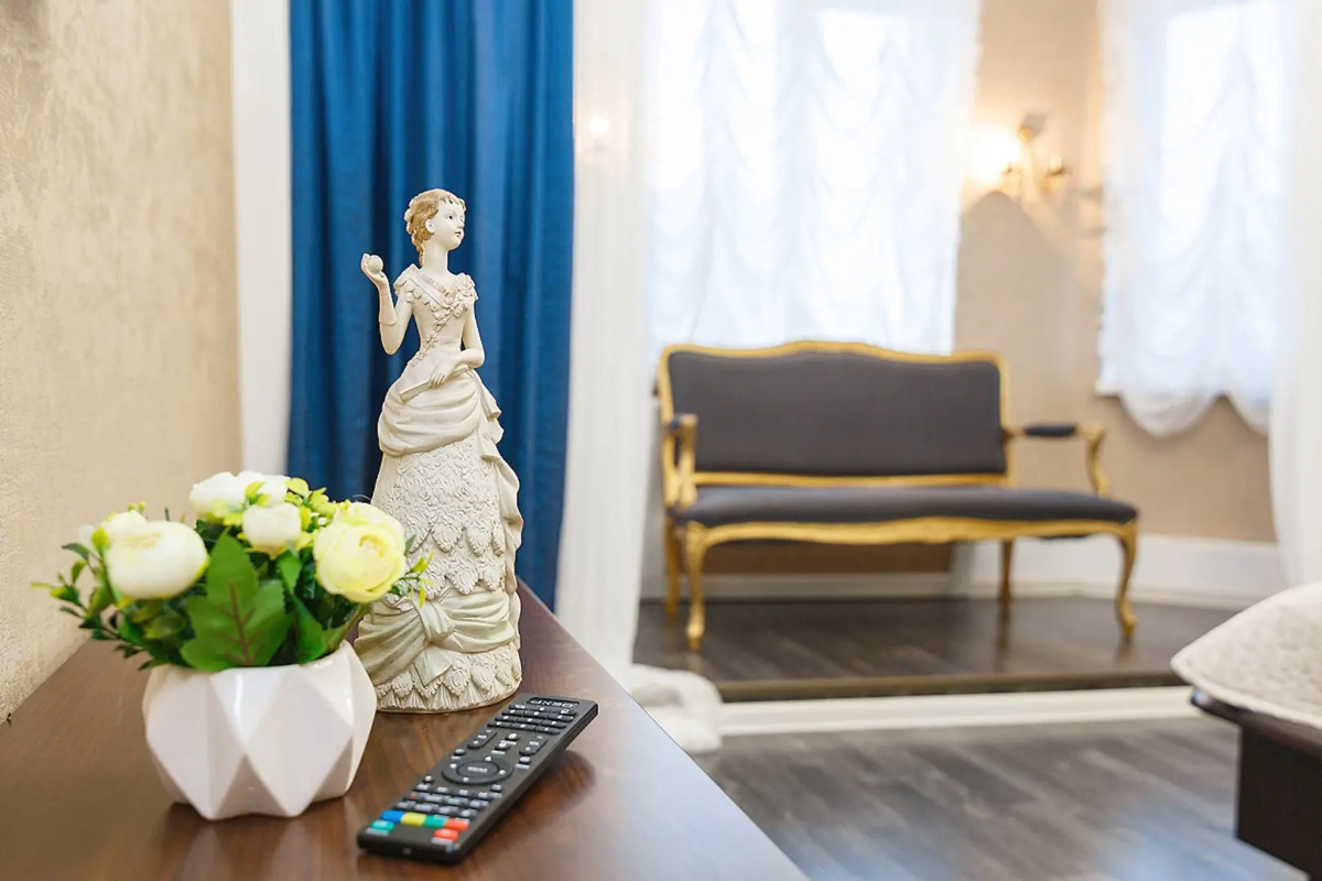 Апартаменты двухкомнатные с видом на Волгу на ул.К.Маркса 44, м.Стрелка. Сова-Дом