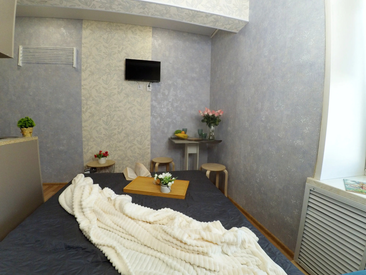 Студия 2 Тат Хаус на улице Нурсултана Назарбаева 9 в центре города у станции метро