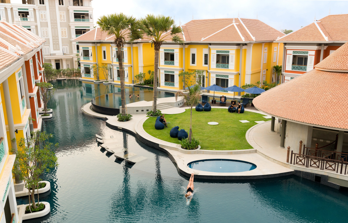 Курорт The Royal Family Suites