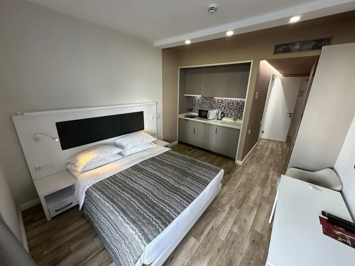 Апартаменты с видом на первой линии моря в 5* Апарт-отеле (Новый Батуми, центр набережной) (13)