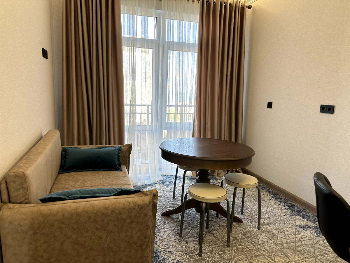 Апартаменты "Эленика" Двухкомнатая квартира в Махачкале с видом на озеро и мечеть