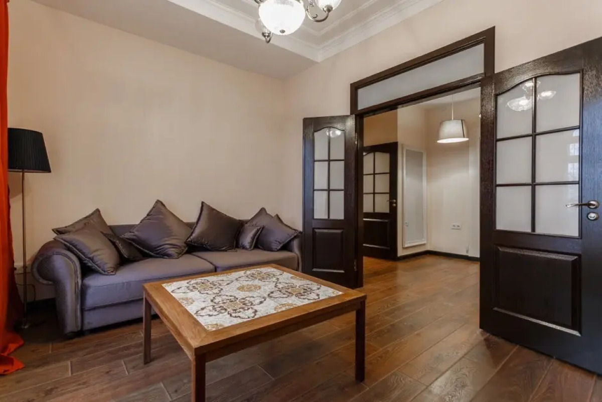 Апартаменты Студия с отдельной спальней в районе вокзала