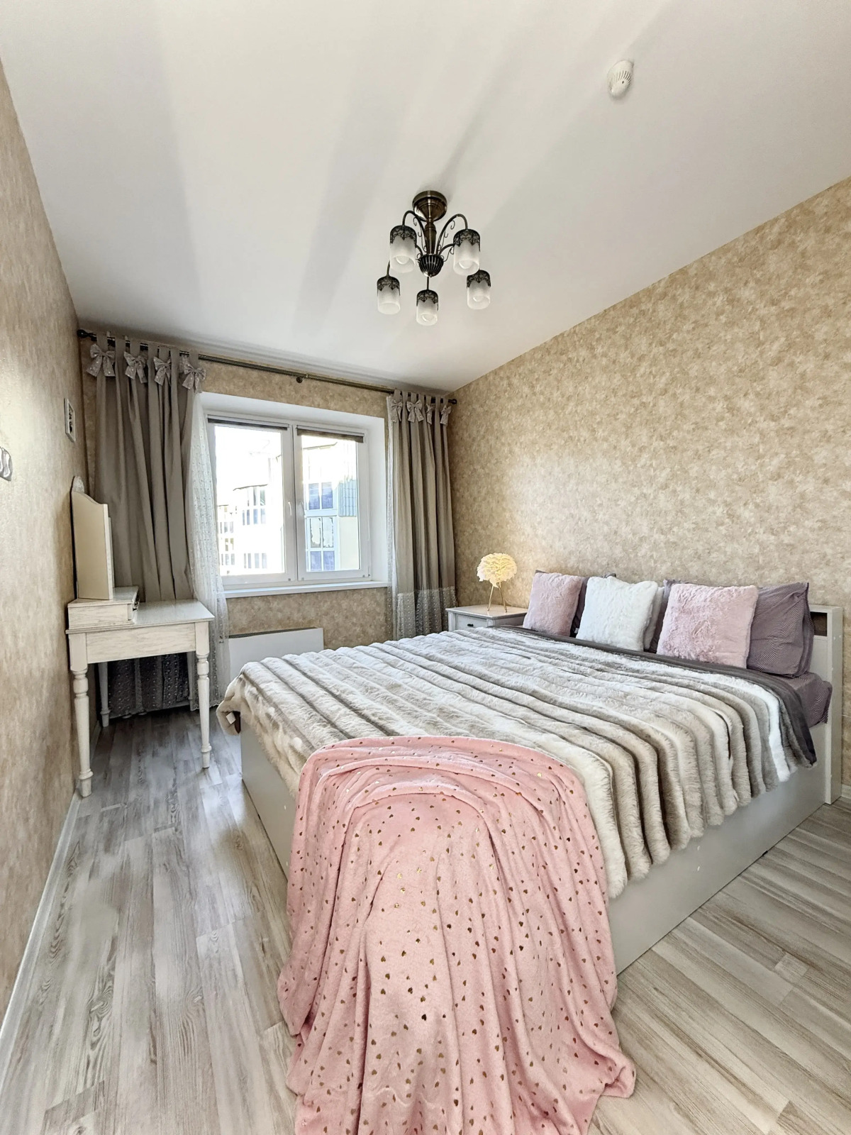 Апартаменты Шикарные трёхкомнатные в центре города вблизи Мамаева Кургана