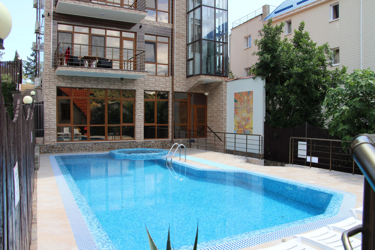 Отель Лучистая