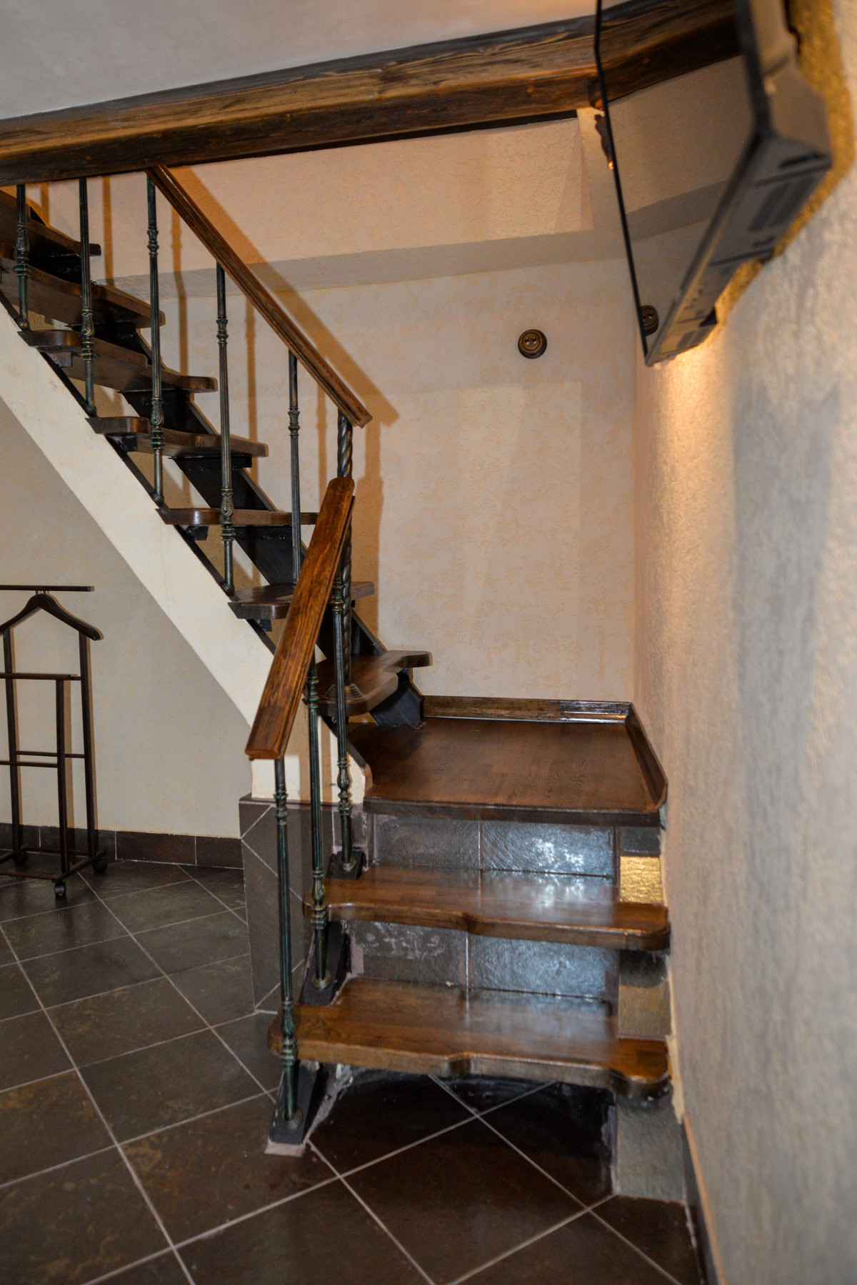 Квартира Лофт «Дубовая лестница»