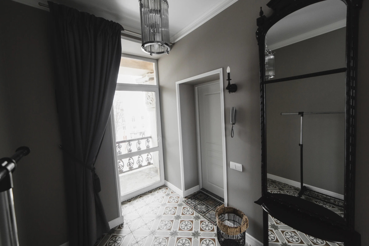 Апартаменты Сталинское Барокко в Сердце Города