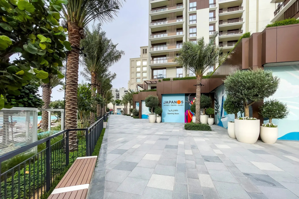 Апартаменты Сozy 1BR at Vida Residences Creek Beach