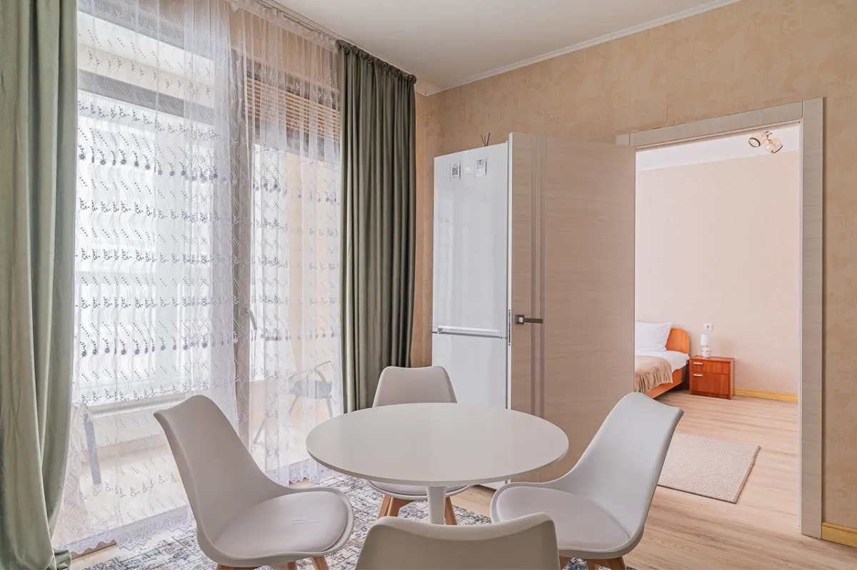 Апартаменты 33 Космонавтов 108Е