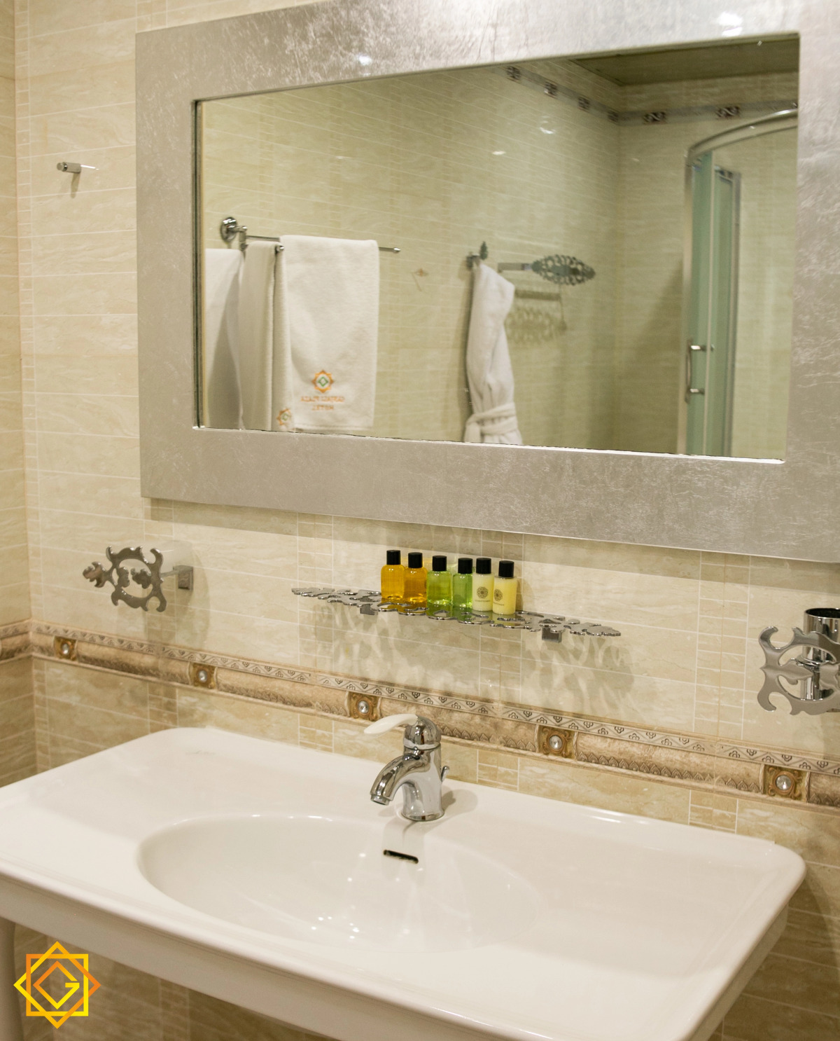 Отель Ganjali Plaza