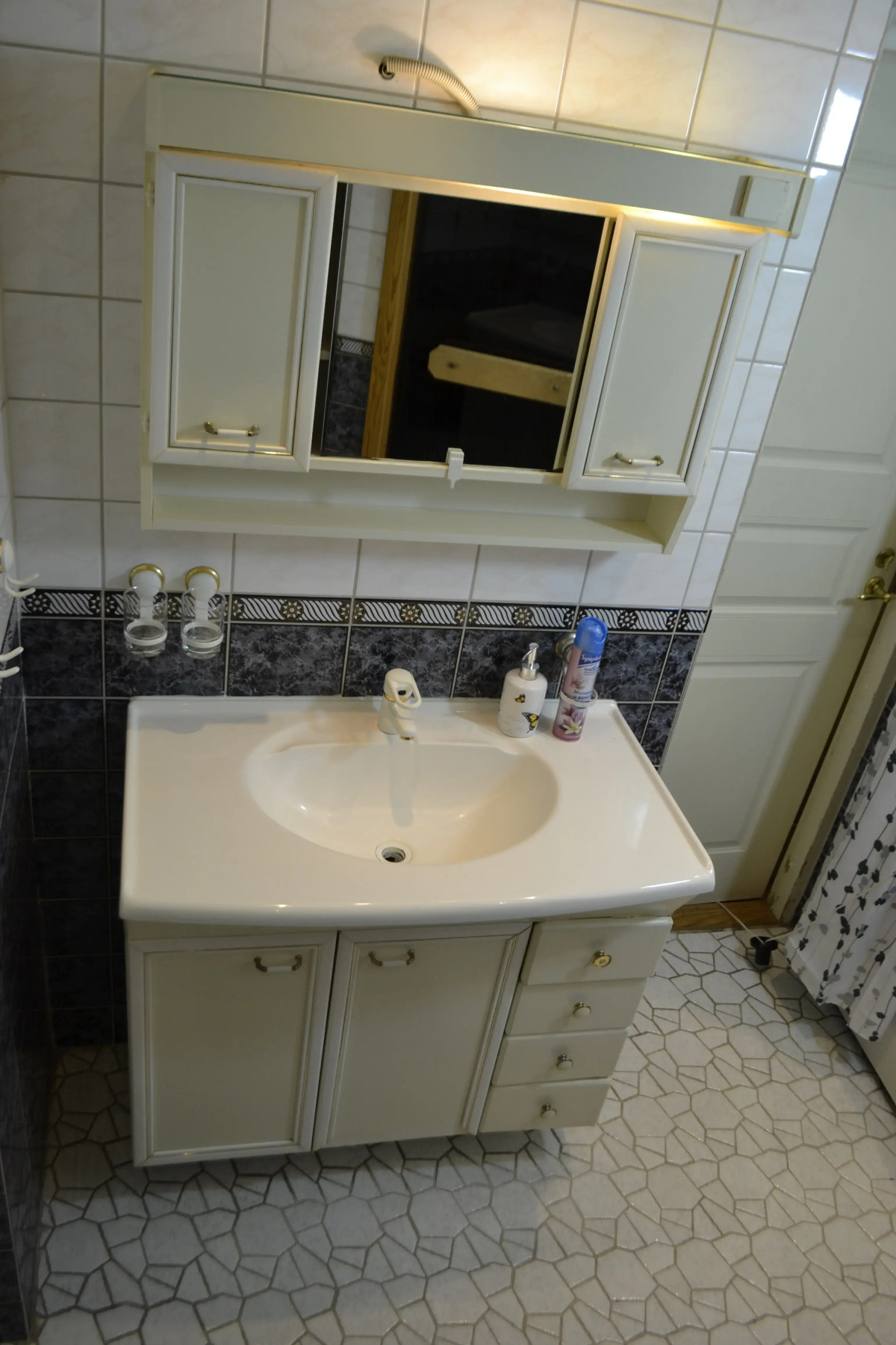 Квартира двухкомнатная с сауной лифтом и балконом