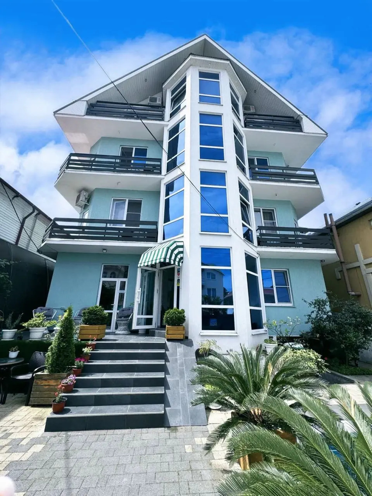 Гостевой Дом Five-story с бассейном