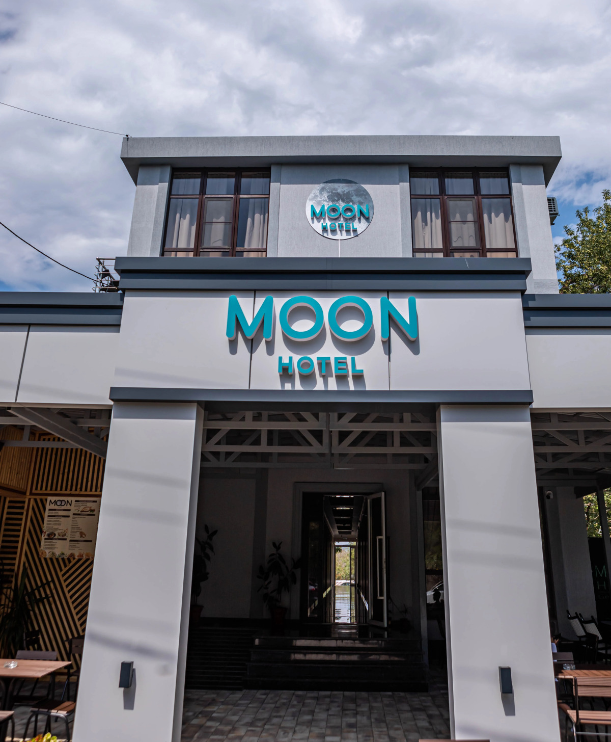 Отель Moon Hotel