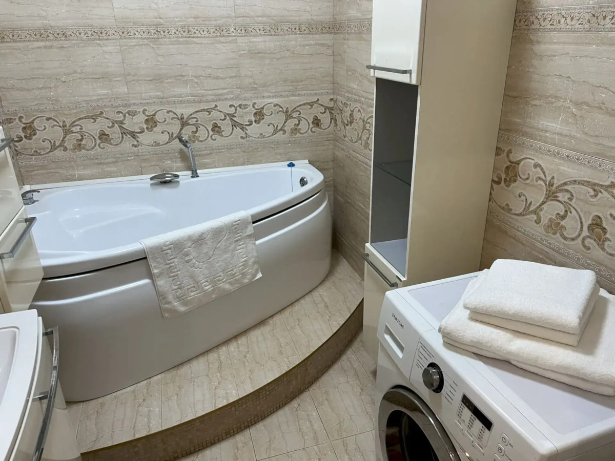 Квартира 8 Просторная 2-к в р-не Дельфинария - до моря 10 мин