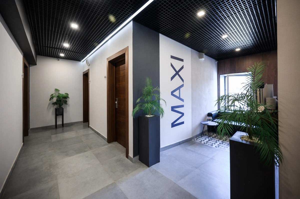 Отель MAXI