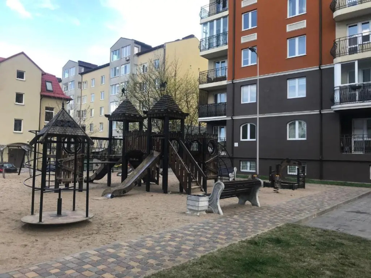 Апартаменты 3 комнаты в Центре рядом с Электричкой на Море