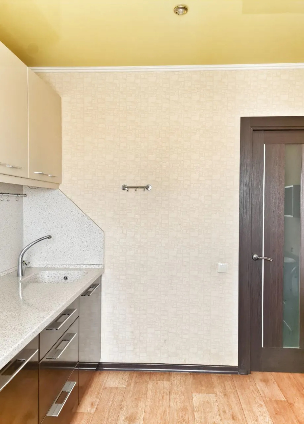 Апартаменты на улице Комарова 127Б