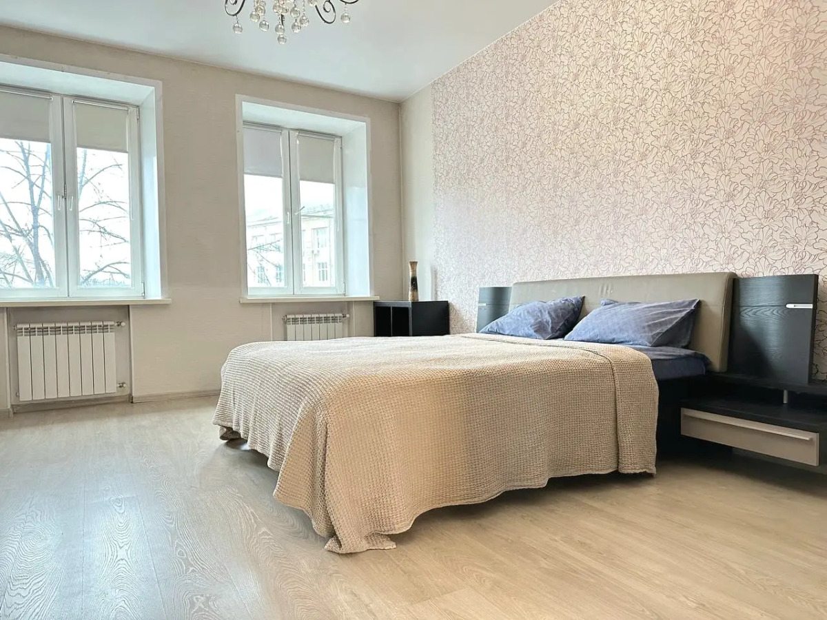 Квартира Трехкомнатная в центре на Орджоникидзе рядом с Набережной