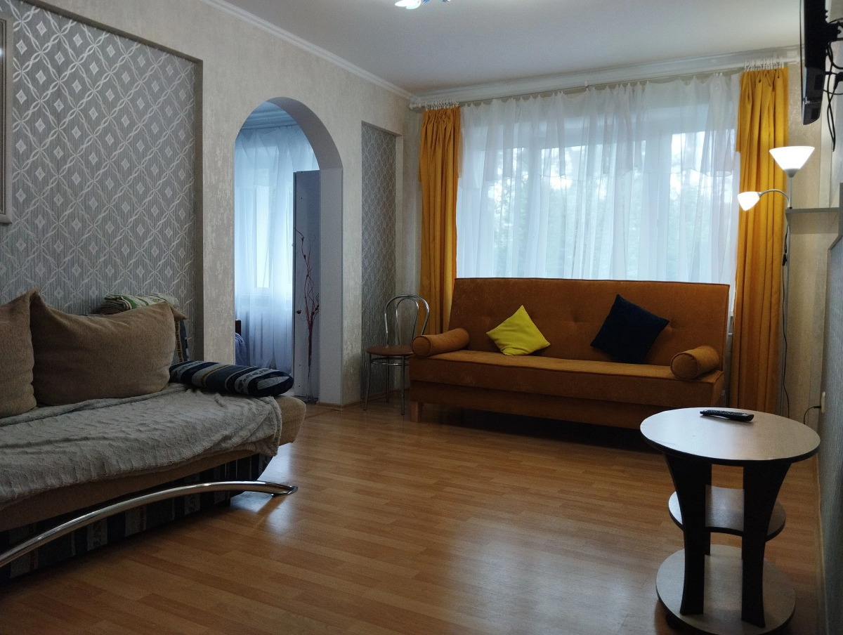 Квартира Двухкомнатная возле центра