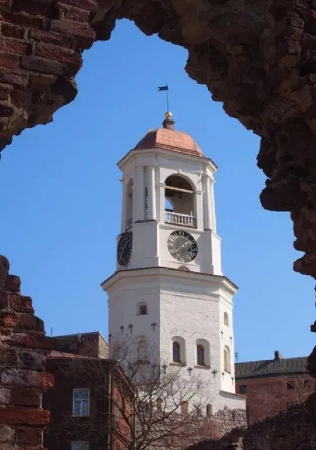 Квартира у Часовой Башни с Просторной Кухней