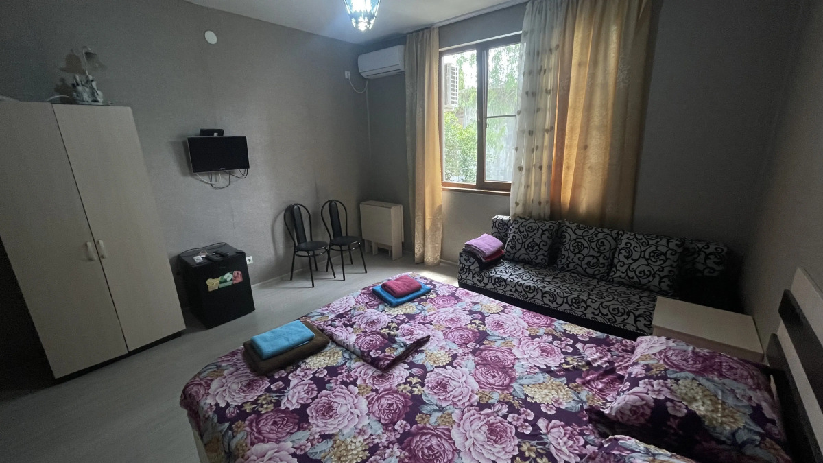 Меблированные комнаты в Гостевом Доме Адуней