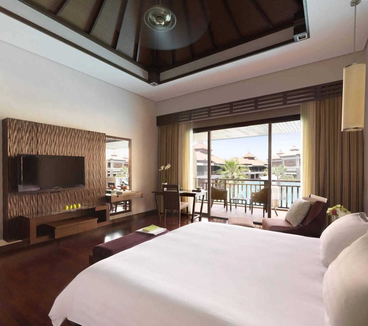 Курортный отель Anantara The Palm Dubai Resort