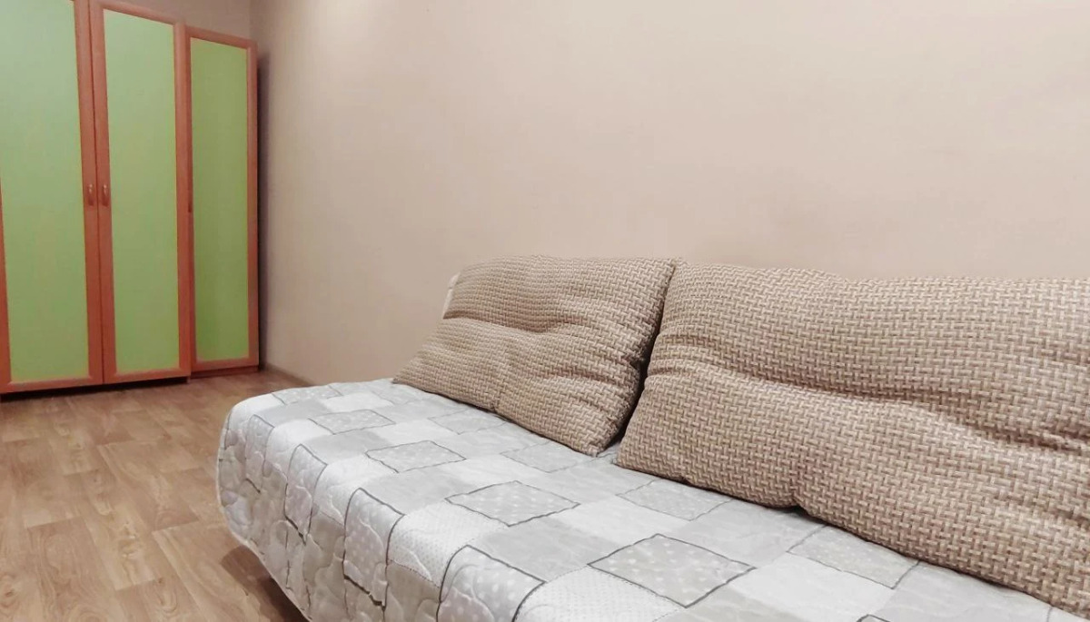 Двухкомнатная квартира на улице Марата 6