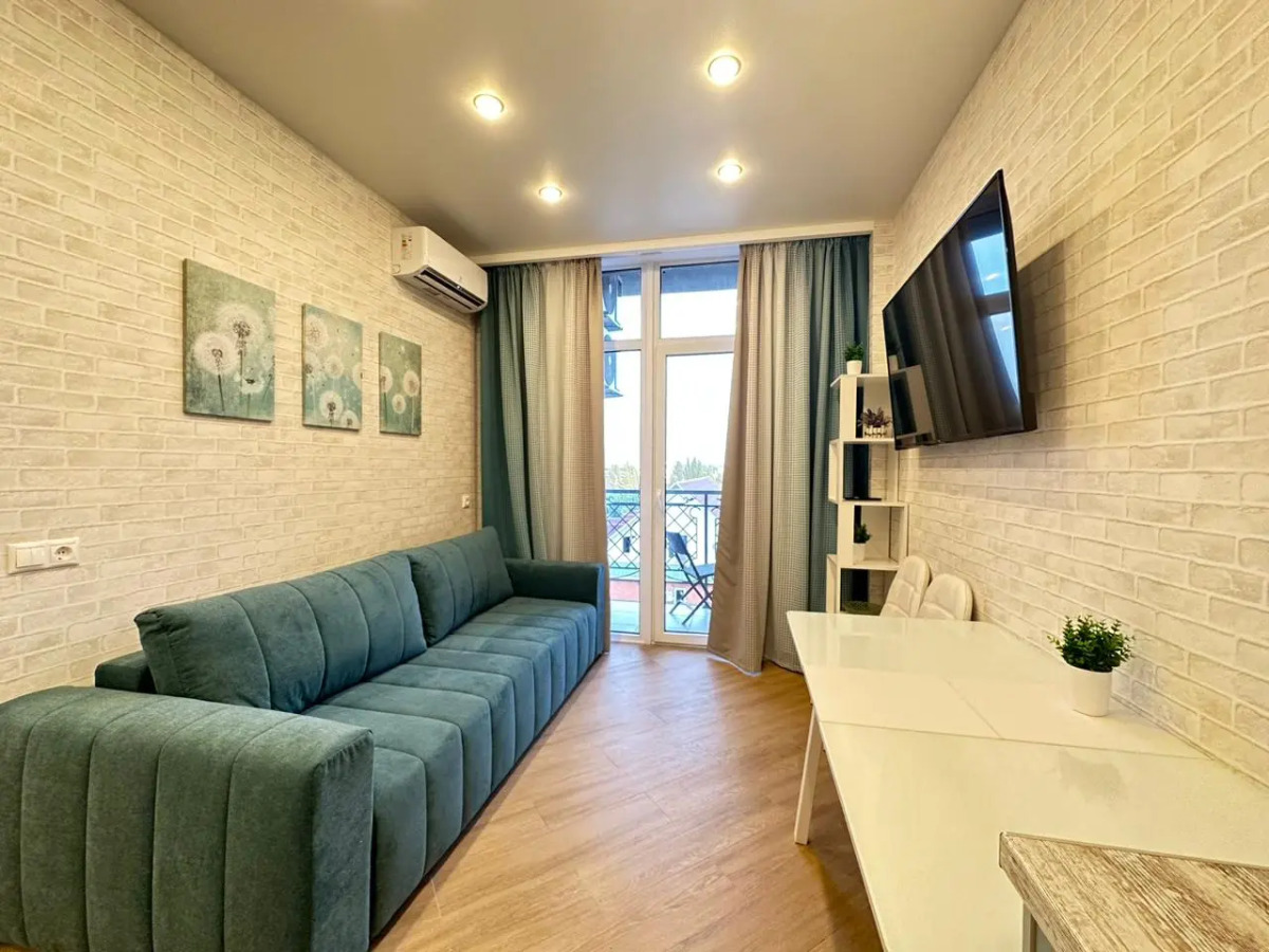 Море квартир уютная студия с панорамными окнами в центре Адлера 7