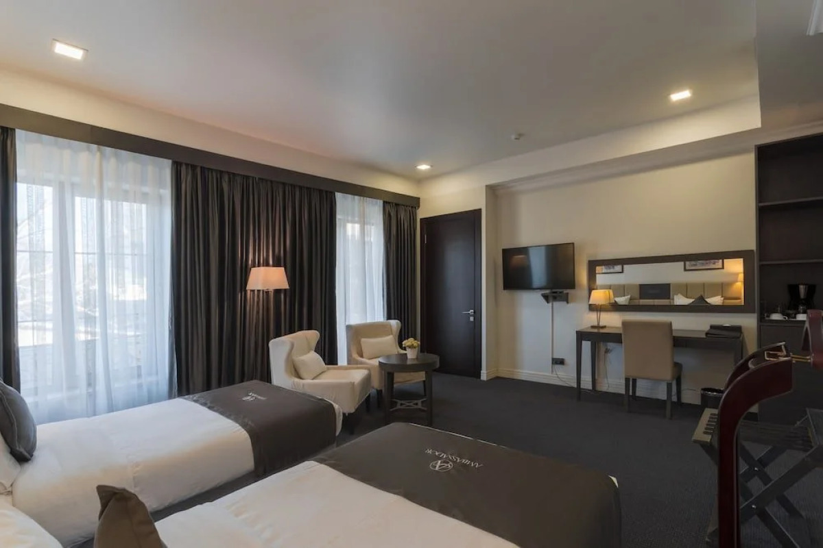 Отель Ambassador