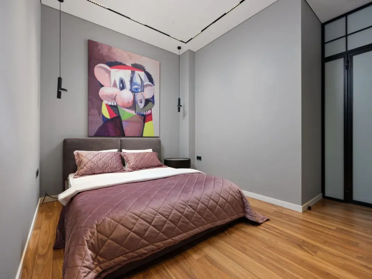 Красивый панорамный апартамент с 2 спальнями