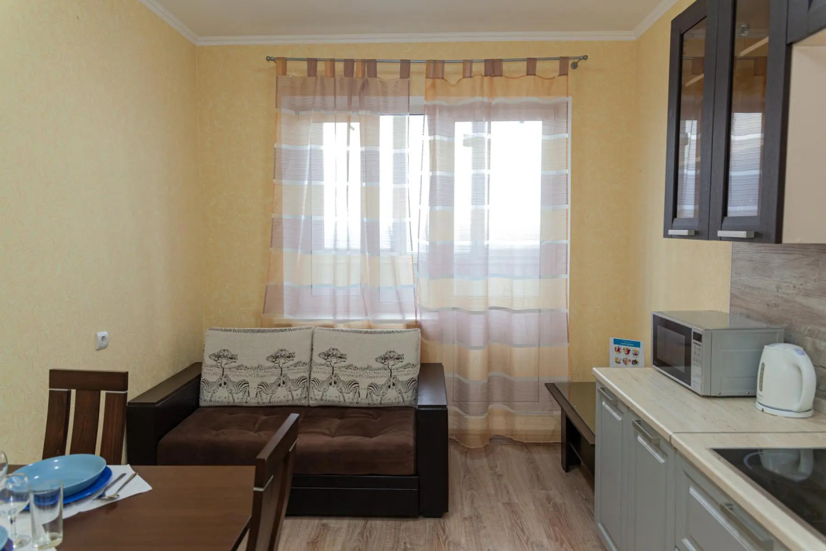 Апартаменты однокомнатные (137) Серебровская 91