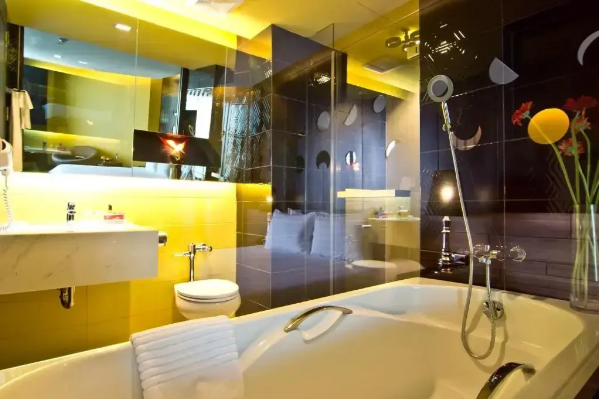 TSix5 Quarter Hotel