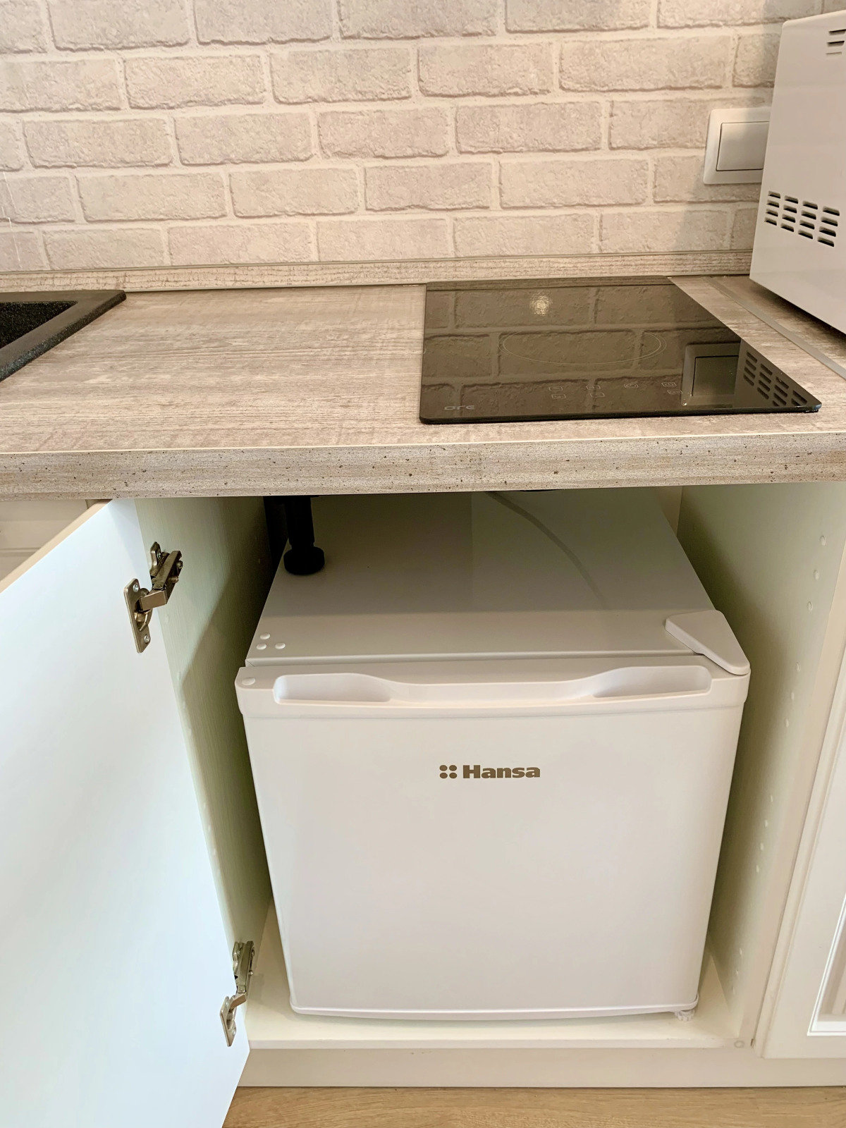 Апартаменты улица Лётчика Ульянина 75.2