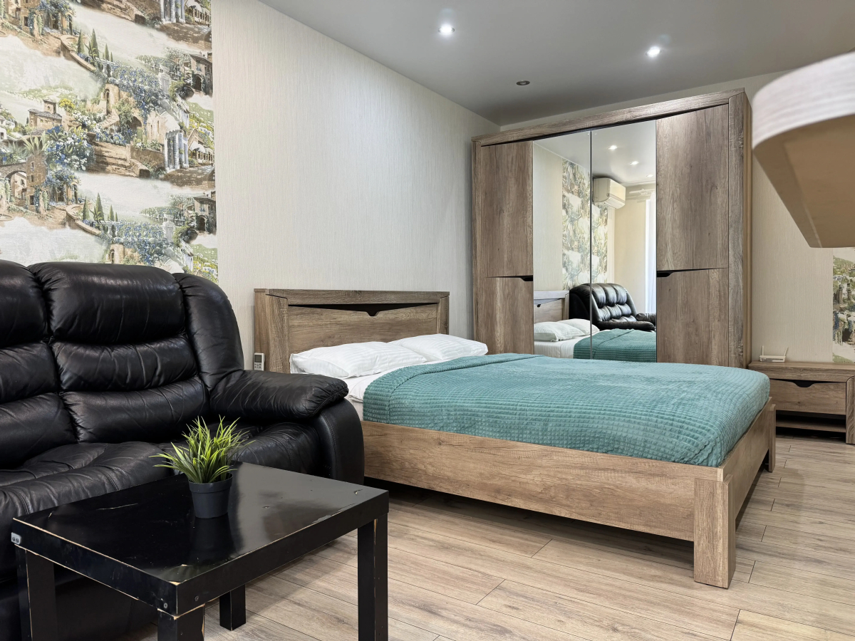 Апартаменты на Давыда Городенского 2/11