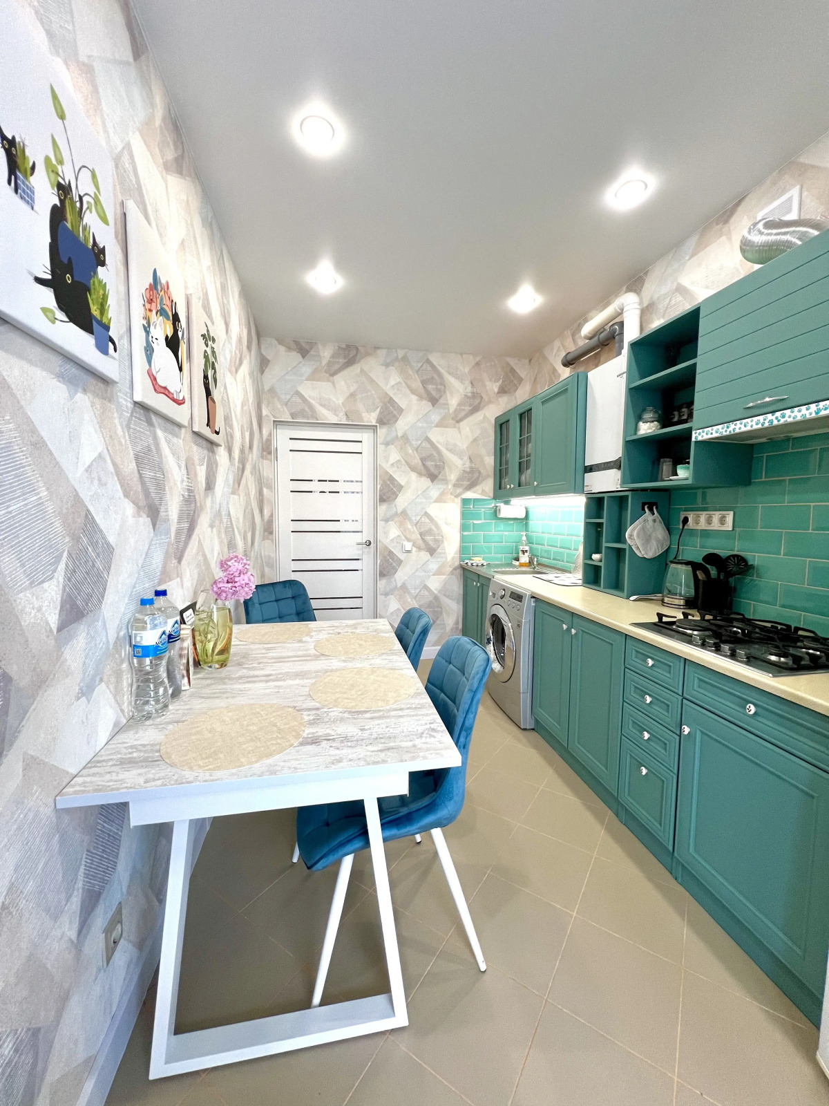 Квартира бирюзовая