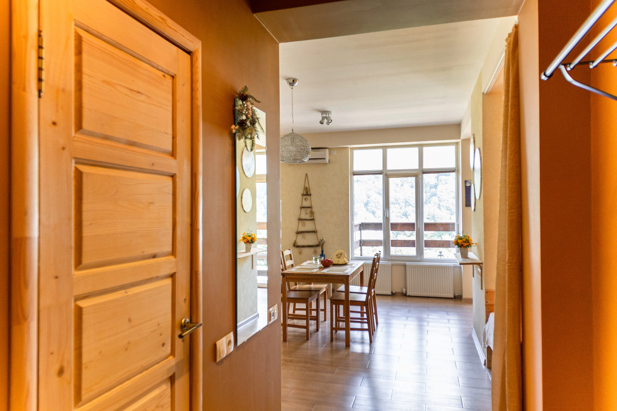 Апартаменты семейные с видом на горы