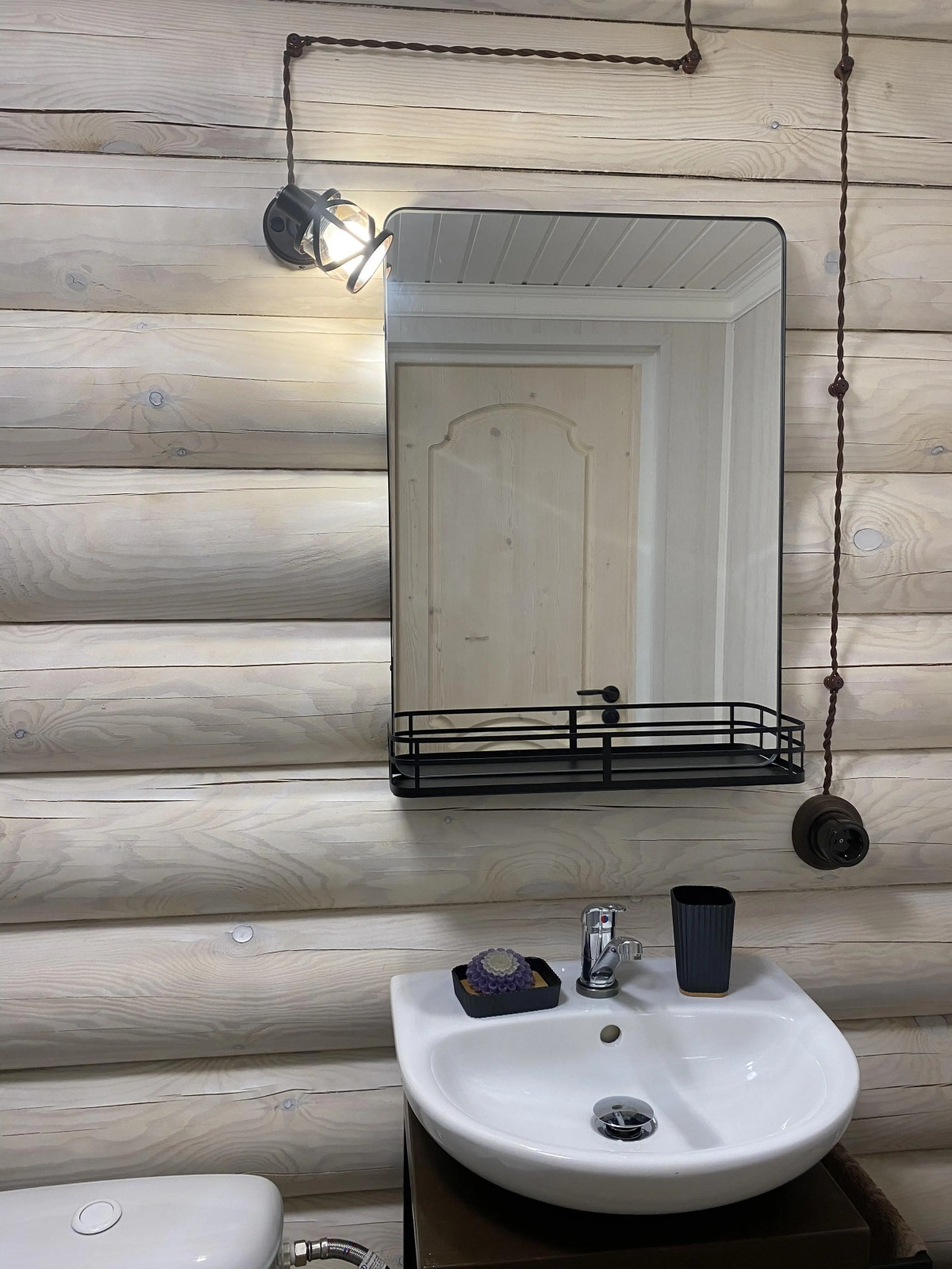 Частный Дом Уютный Домик в Лесу у Пруда