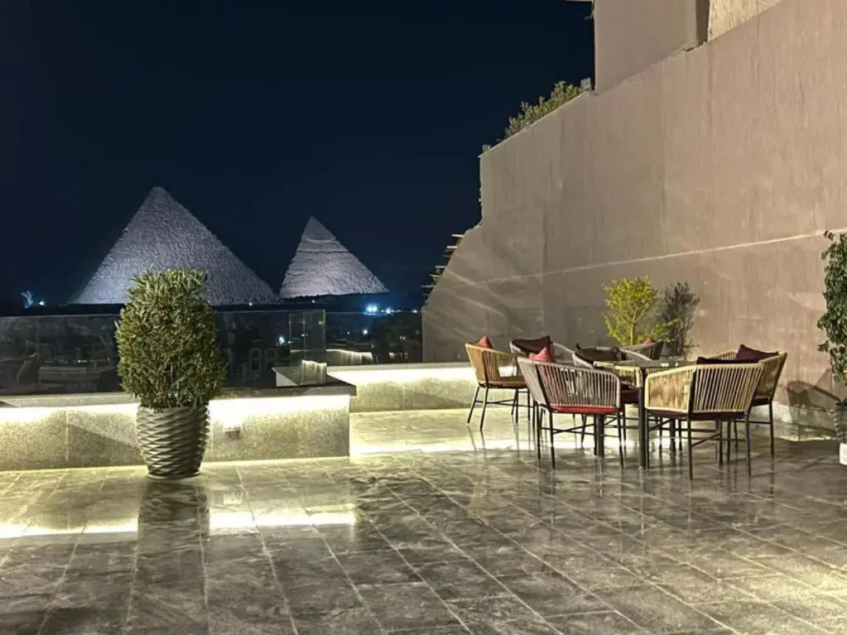 Отель Pyramid Front Hotel