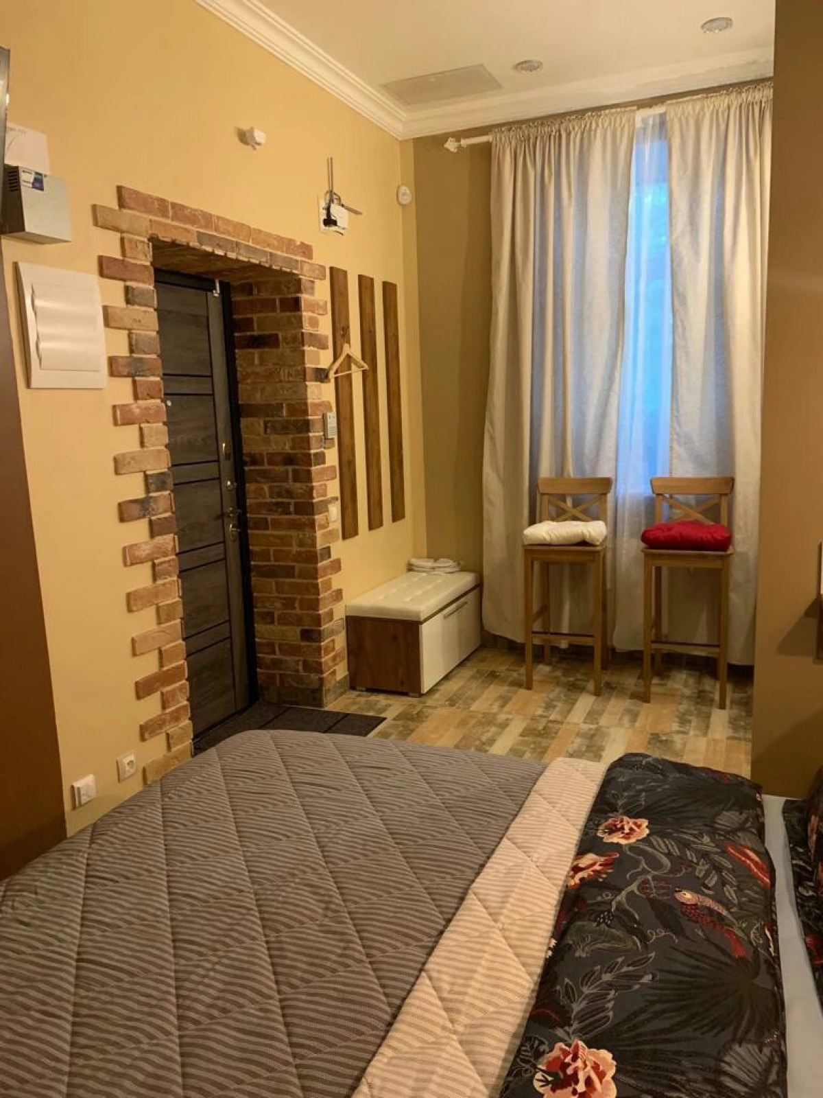 Апартаменты на Средней 13