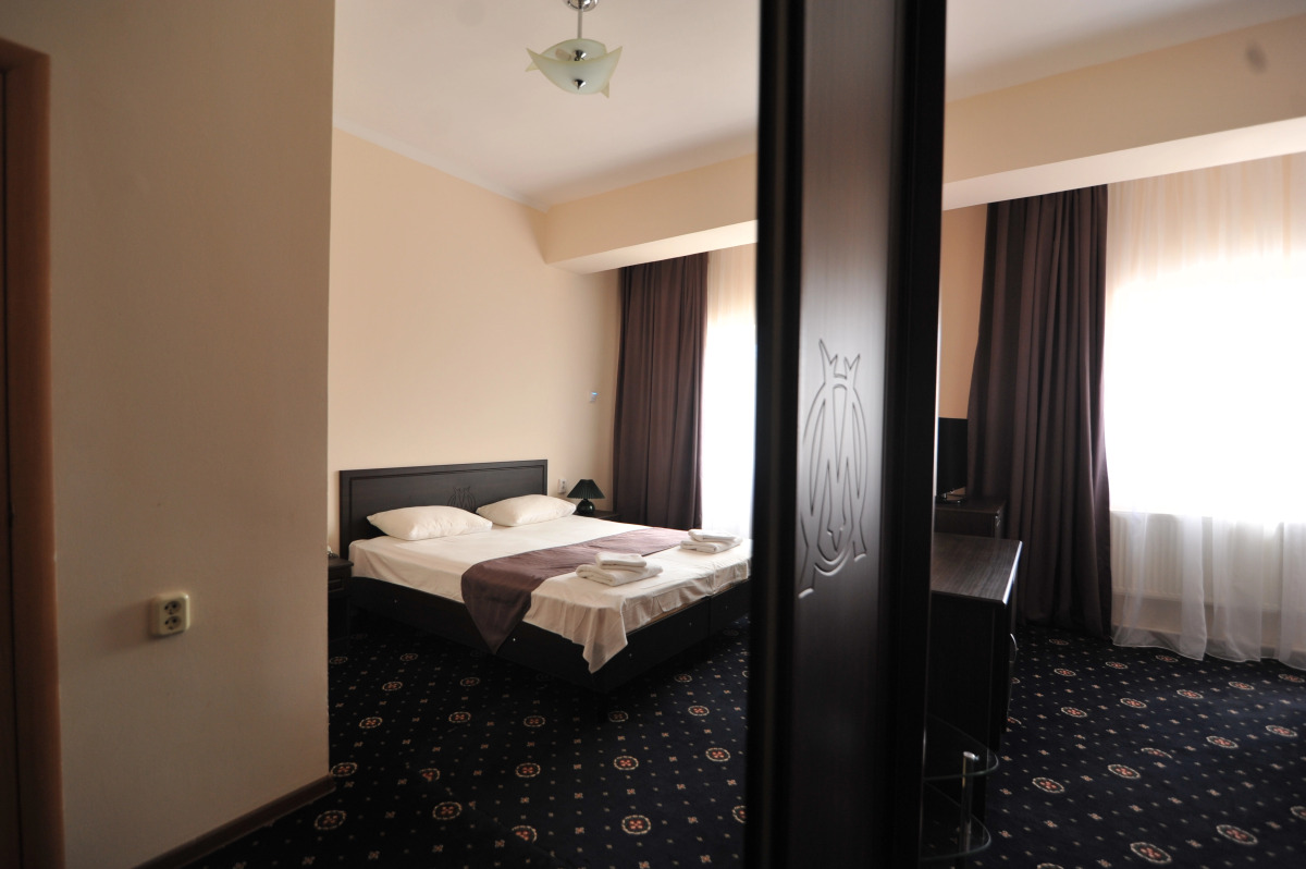 Отель Максимус