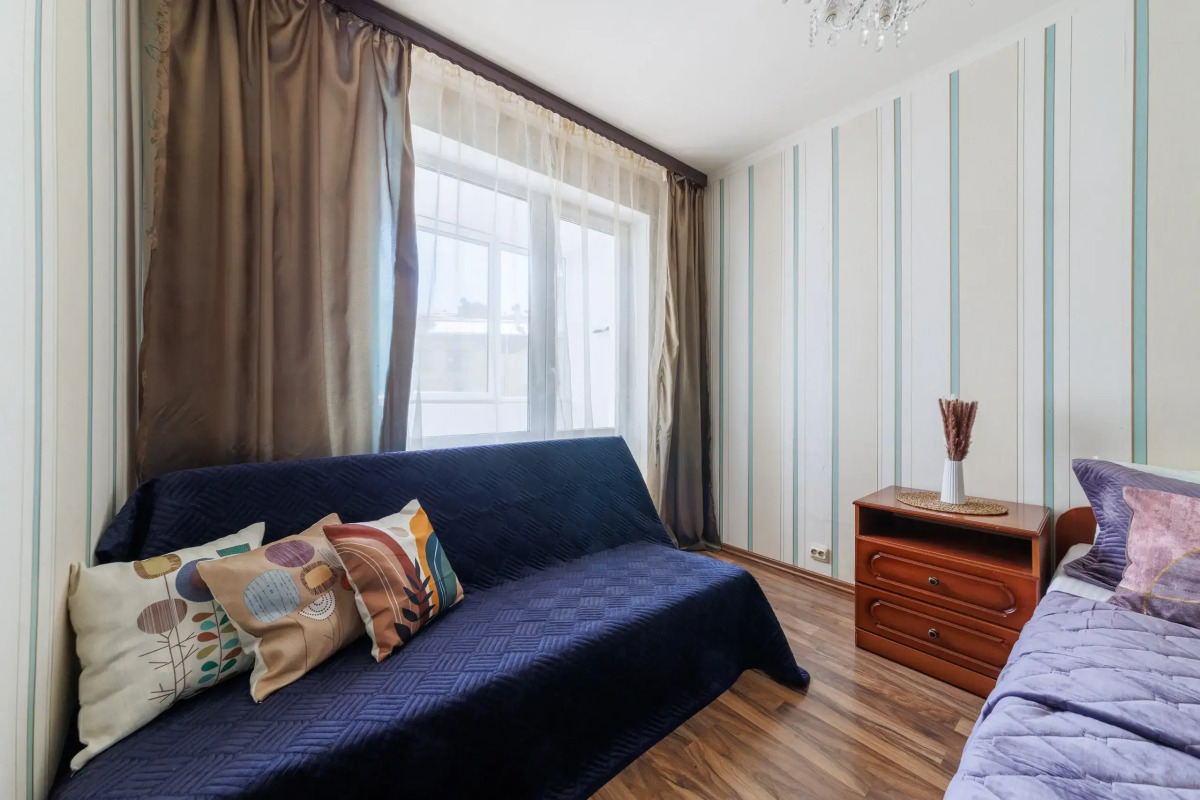 Апартаменты с 3 спальнями на Моисеенко 5 - 8 человек